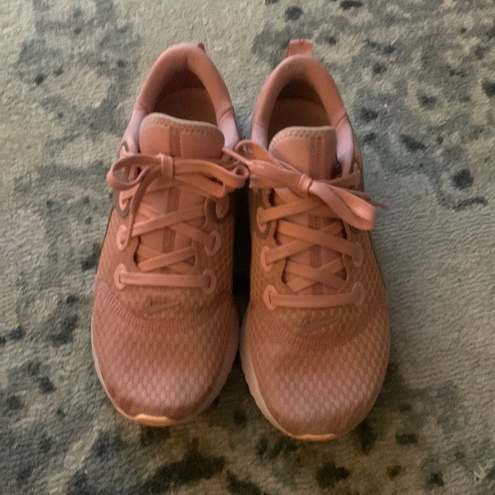 Nike rust pink React size 7 women’s sneakers